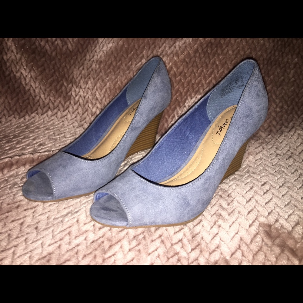 Blue open toe wedges